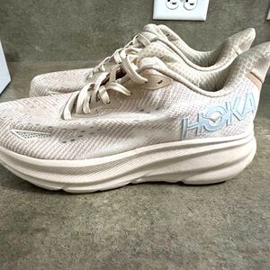 Hoka Clifton 9 - Eggnog